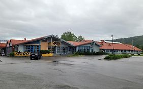 Trones Hotell & Camping